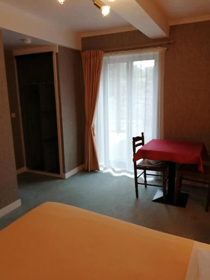 Hotel Le Casse Noisettes Gourin 0*,  Francia